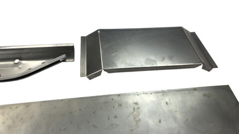 einschweissblech-reparaturblech-rep-blech-tuer-rechts-unten-unimog-403-406-413-416-421-cabrio-gerade-scheibe-shop_03