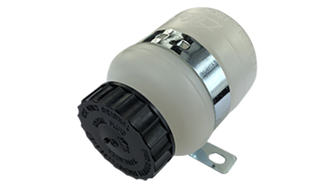 ausgleichbehaelter-kupplung-bremsfluessigkeit-unimog-424-425-427-435-437-shop_02