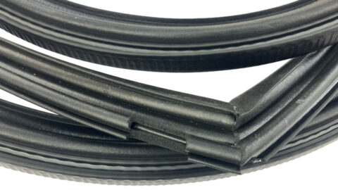 dichtung-tuer-tuerdichtung-unimog-rechts-424-425-427-435-437-shop_02