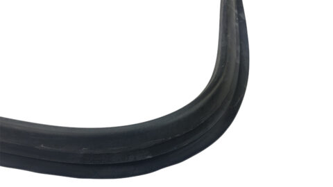 dichtung-einglasgummi-abdichtung-gummi-einglas-fassung-scheibe-heckschreibe-mitte-unimog-403-406-413-416-421-shop_02